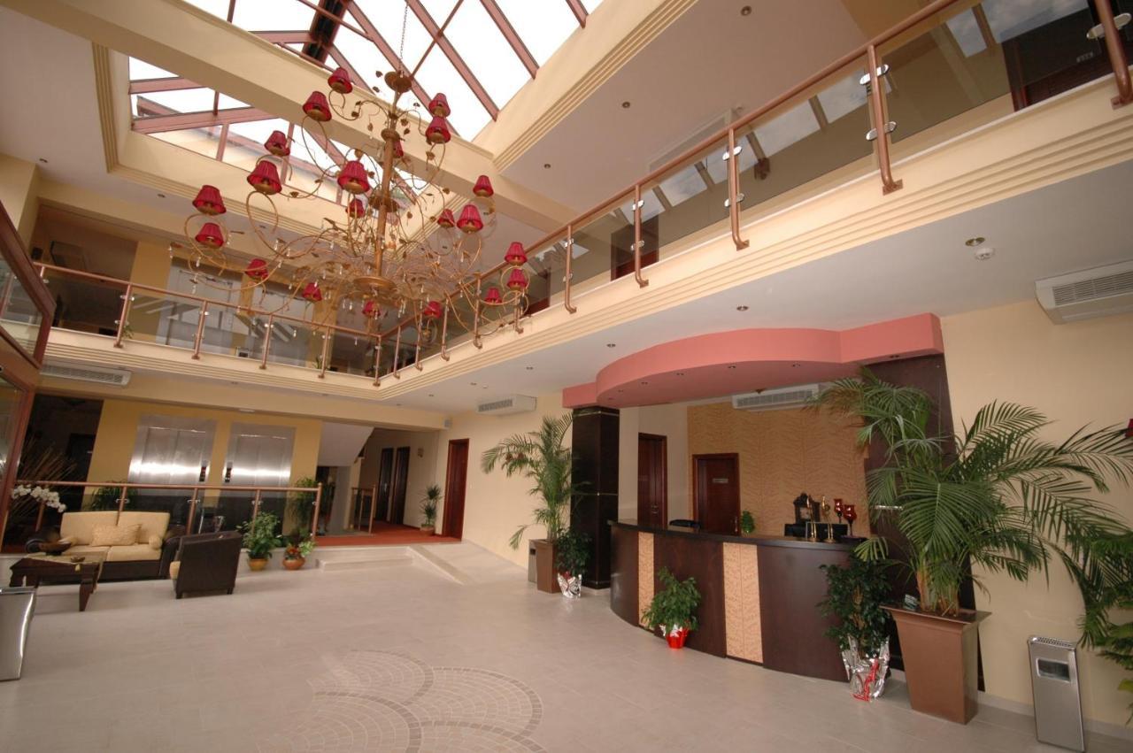 4 Epoxes Hotel Spa Káto Loutrákion 외부 사진