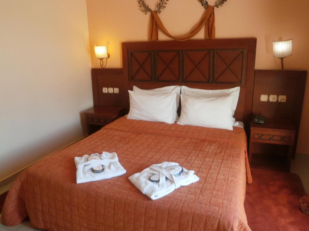 4 Epoxes Hotel Spa Káto Loutrákion 객실 사진