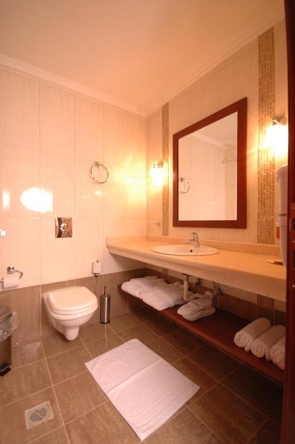 4 Epoxes Hotel Spa Káto Loutrákion 객실 사진